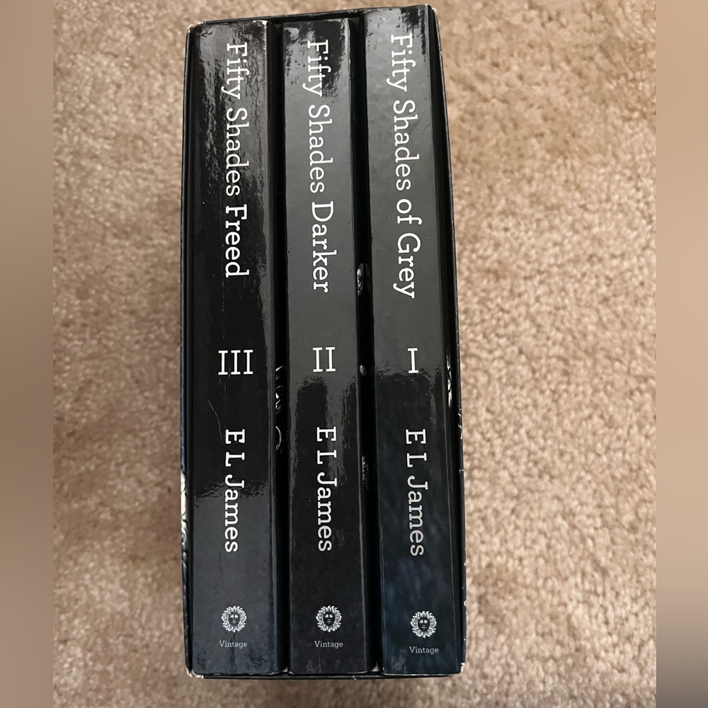 Fifty shades of Grey, trilogy books